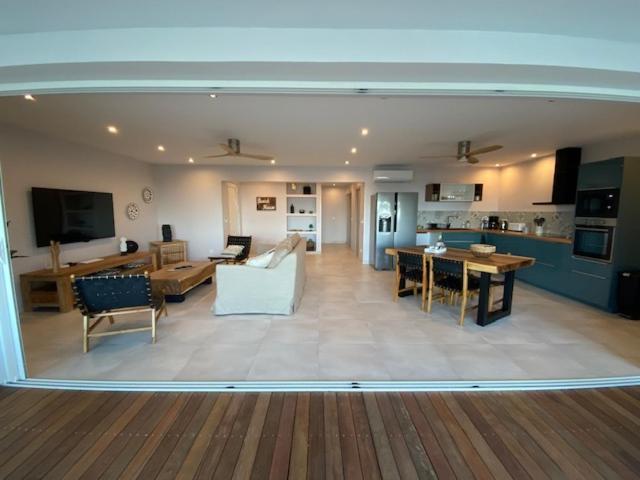 Princess Mahault - Beachfront - Orient Bay - Luxury Apartment Экстерьер фото